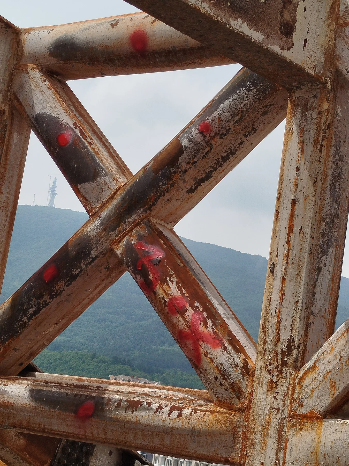 Fire-exposed steel members marked during the structural inspection